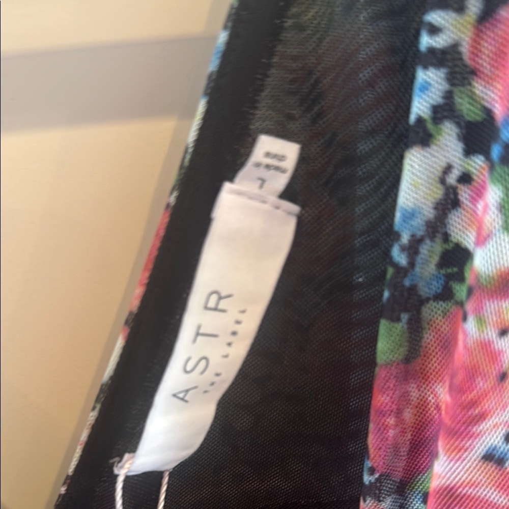 Astr Black and Pink Ruched Bodycon Dress - Picture 4 of 6